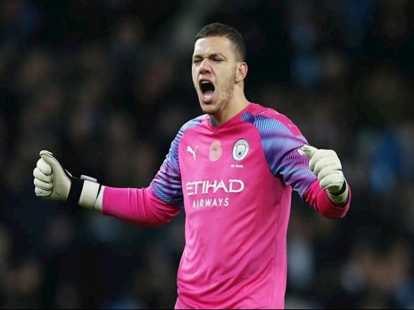 Thủ môn Ederson